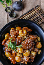 Pearl_River_Bridge_Superior_Dark_Soy_Sauce,_Plastic_Bottles,_16.9_oz