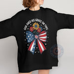 God Shed His Grace On Thee Bow T-shirt/Sweatshirt/Hoodie - Patriotic Floral Independence Day Apparel - Tee Beats
